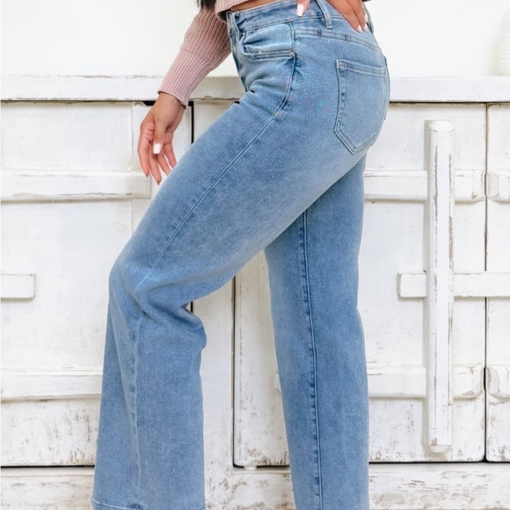 Mica Stylish Women's Blue Straight Leg Jeans see photos for sizing - Picture 4 of 5